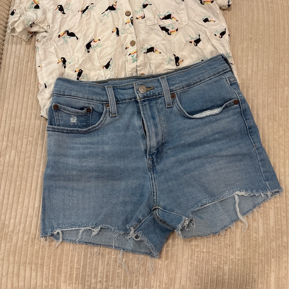 Levi's Blue Jean Shorts High-Waisted Distressed
